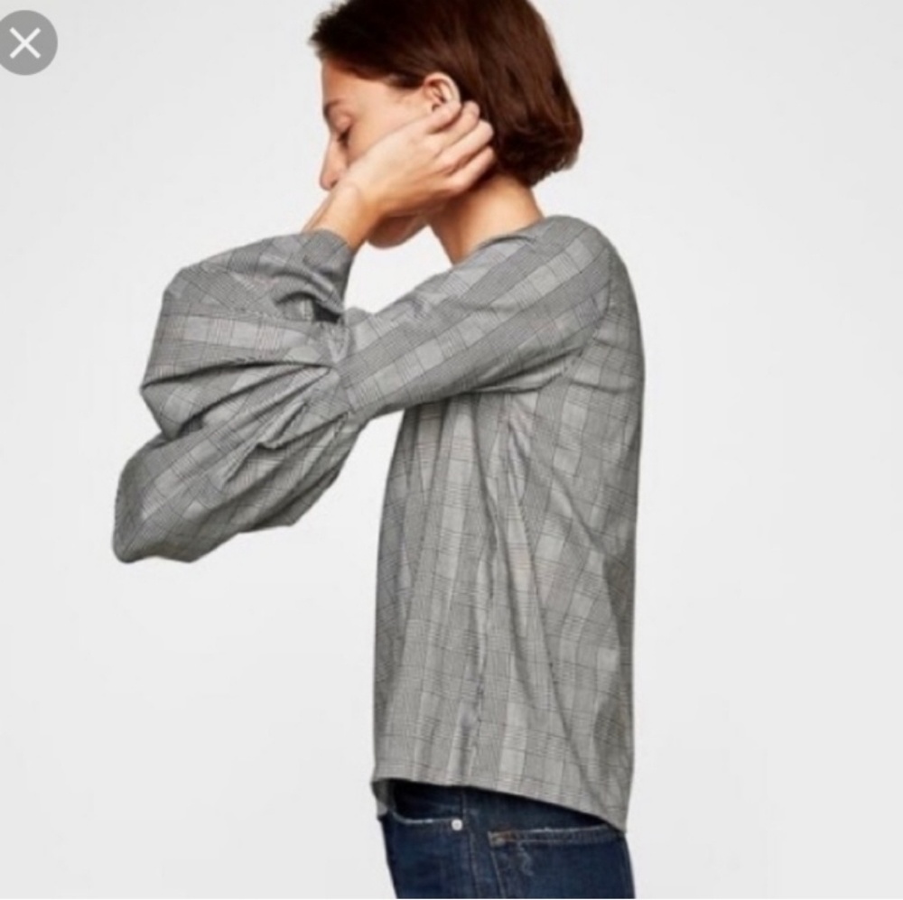 Zara top w/ bell sleeve - Picture 2 of 3